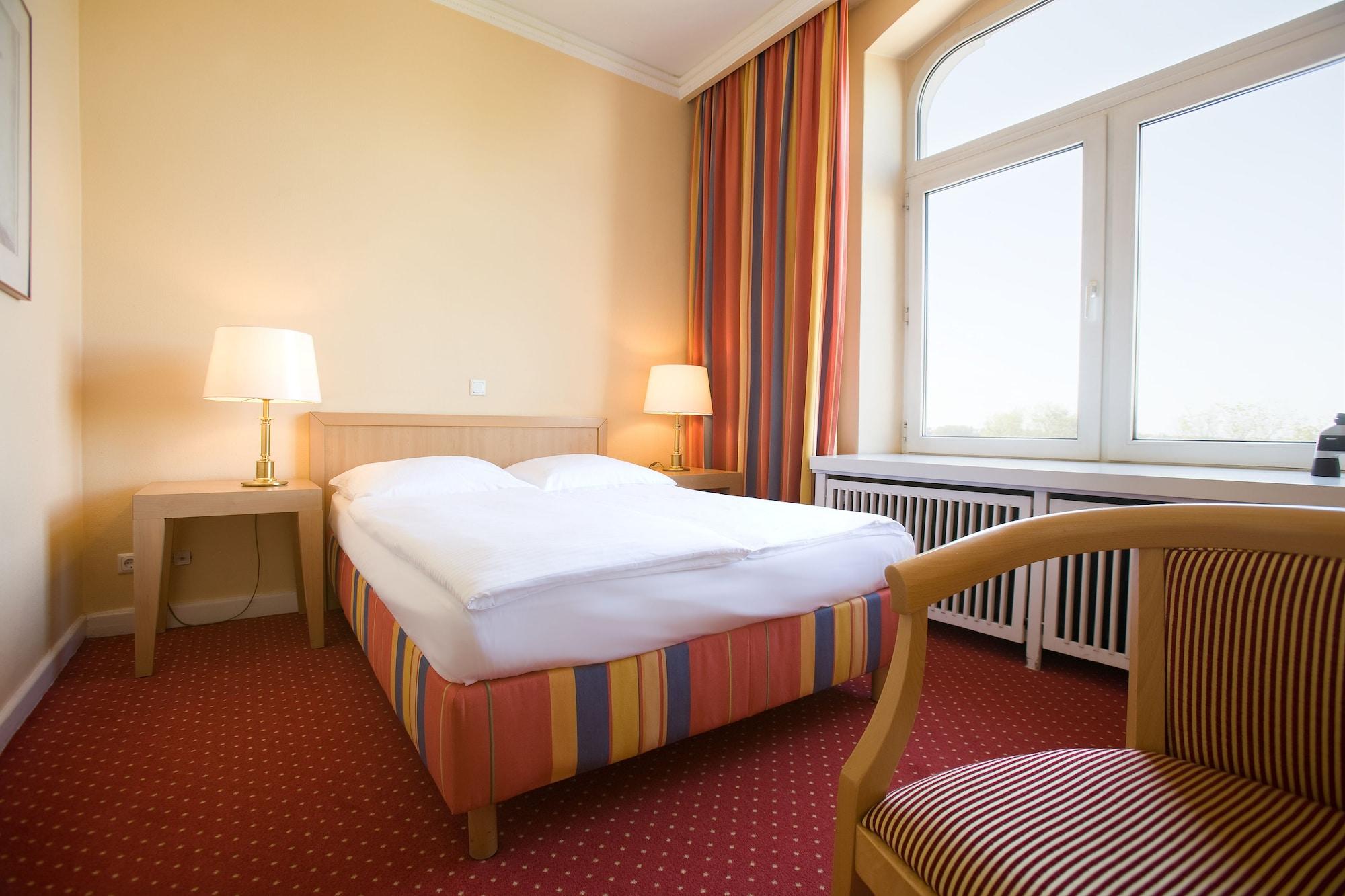 Relexa Hotel Bellevue An Der Alster Гамбург Номер фото